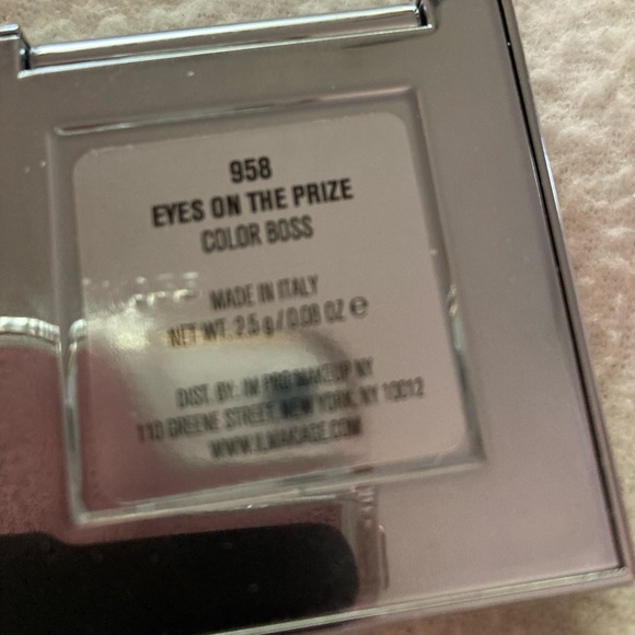 958 Eyes on the prize Color boss Made in Italy New unopened Eye Shadow - Picture 3 of 4